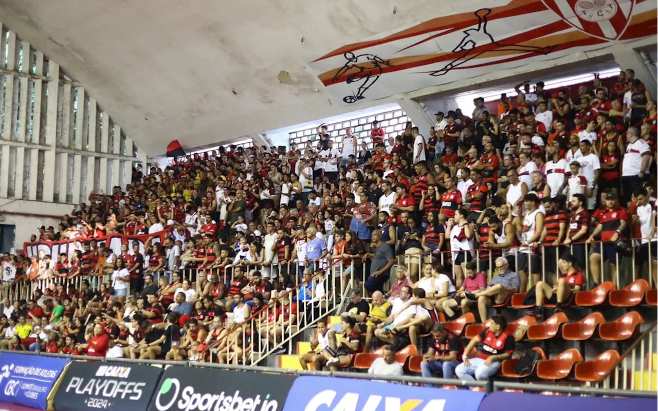 Torcedores do Flamengo xingam Gabigol em jogo de basquete: ‘O Flamengo não precisa de você’