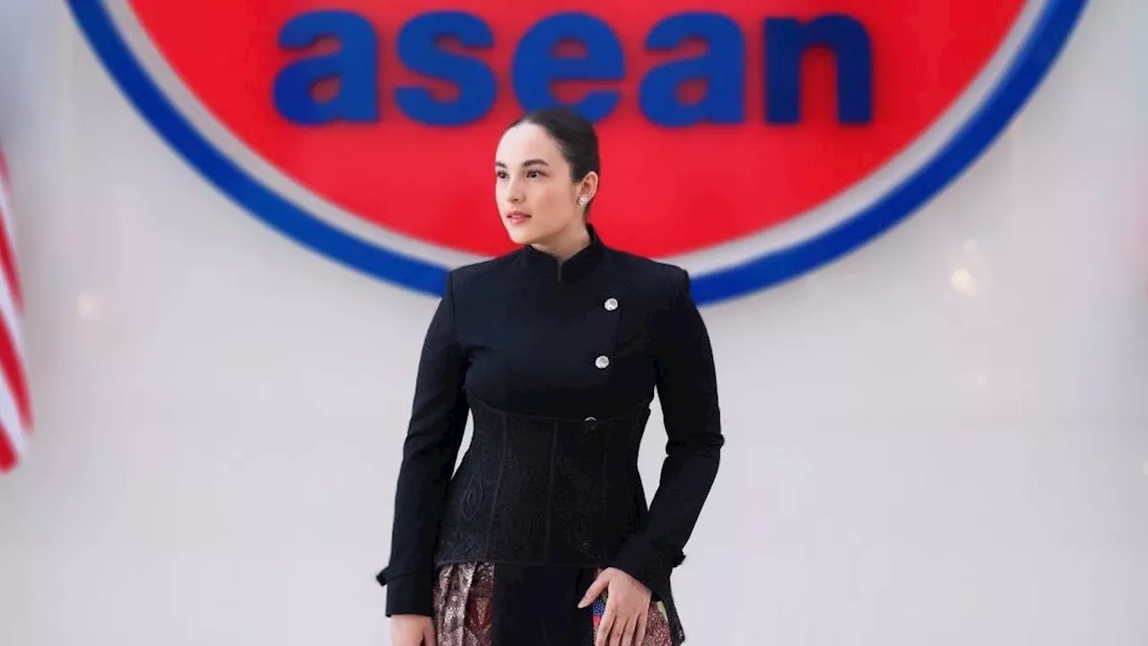 Gaya Chelsea Islan Berkebaya Janggan di ASEAN Blue Economy Innovation Project, Pamer Instalasi Seniman Lokal