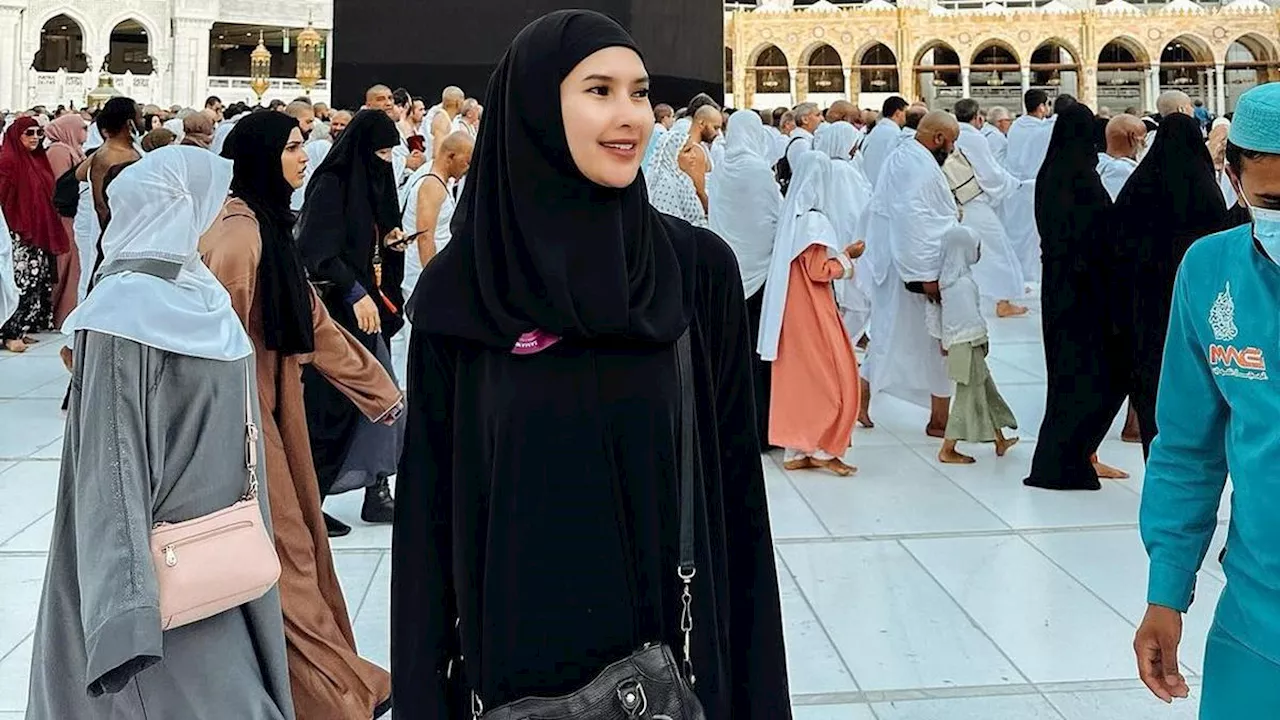 Soraya Rasyid Sampirkan Tas Rp23 Juta Saat Umrah, Disorot Usai Diduga Jadi Selingkuhan Andrew Andika