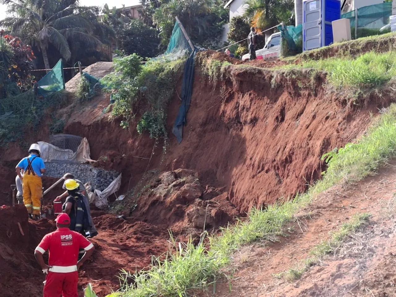 One dead, four missing after collapse at Ballito construction site