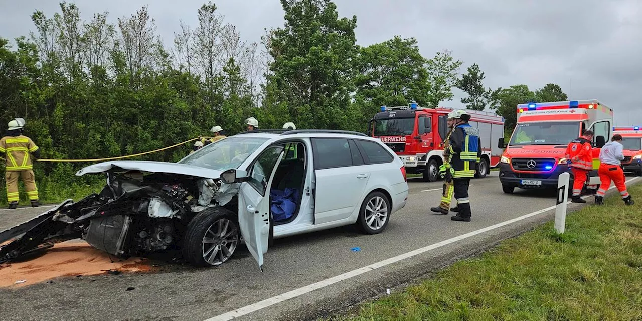 Frontalzusammensto&szlig; bei Ansbach: Rettungshubschrauber im Einsatz