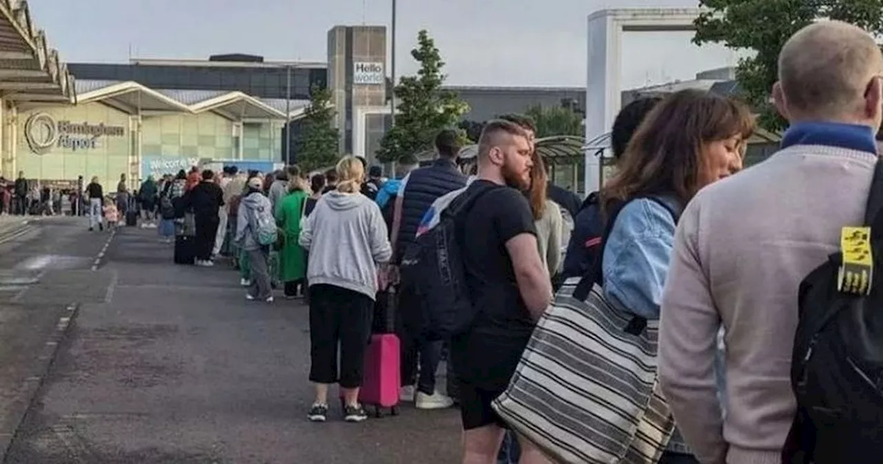 Warning of delays with passengers stuck in huge queues outside airport