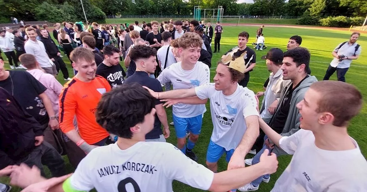 Mit Fotos und Video: Hunderte Zuschauer bei Abi-Duell der Gütersloher Gesamtschulen