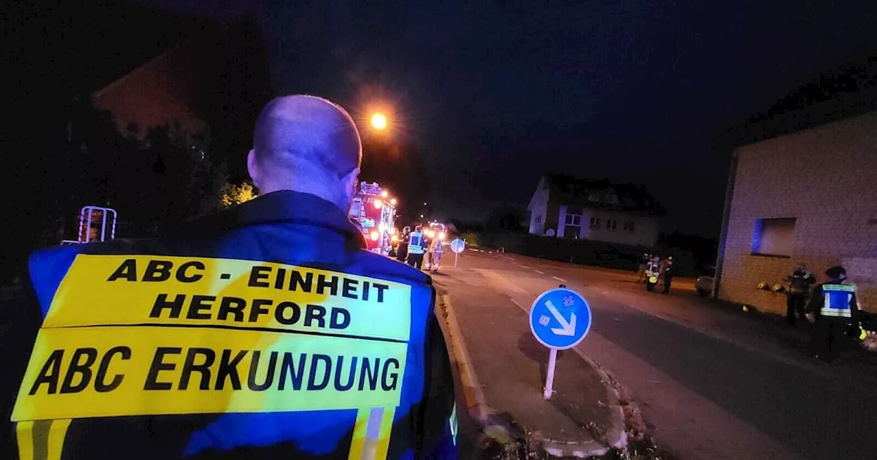 Unkrautvernichter ausgelaufen: Bünder Feuerwehr dämmt Folgen für die Umwelt ein