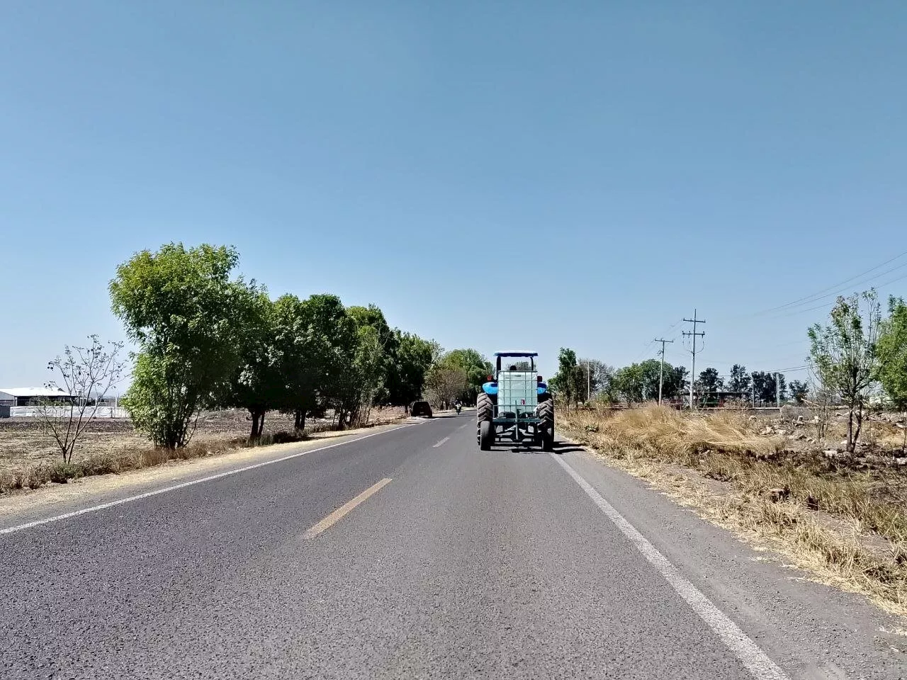 Desde hace años, vecinos de Congregación de Cárdenas en Salamanca urgen ampliar carretera