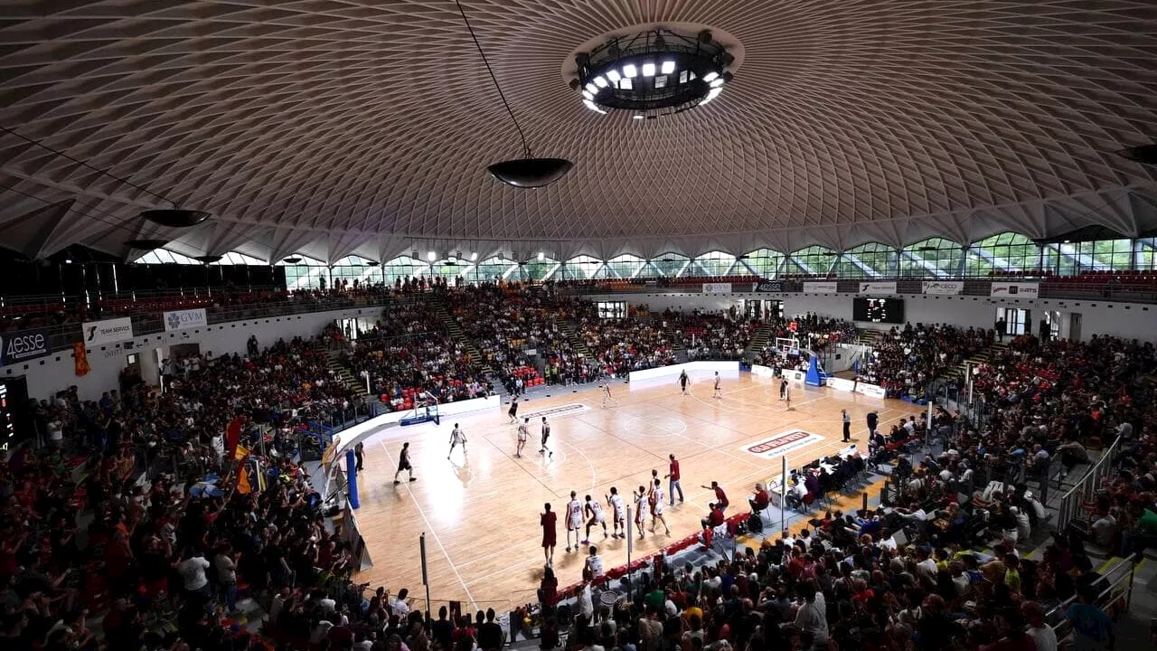 Un Palazzetto dello Sport da brividi spinge la Virtus alla vittoria in gara-1 della semifinale