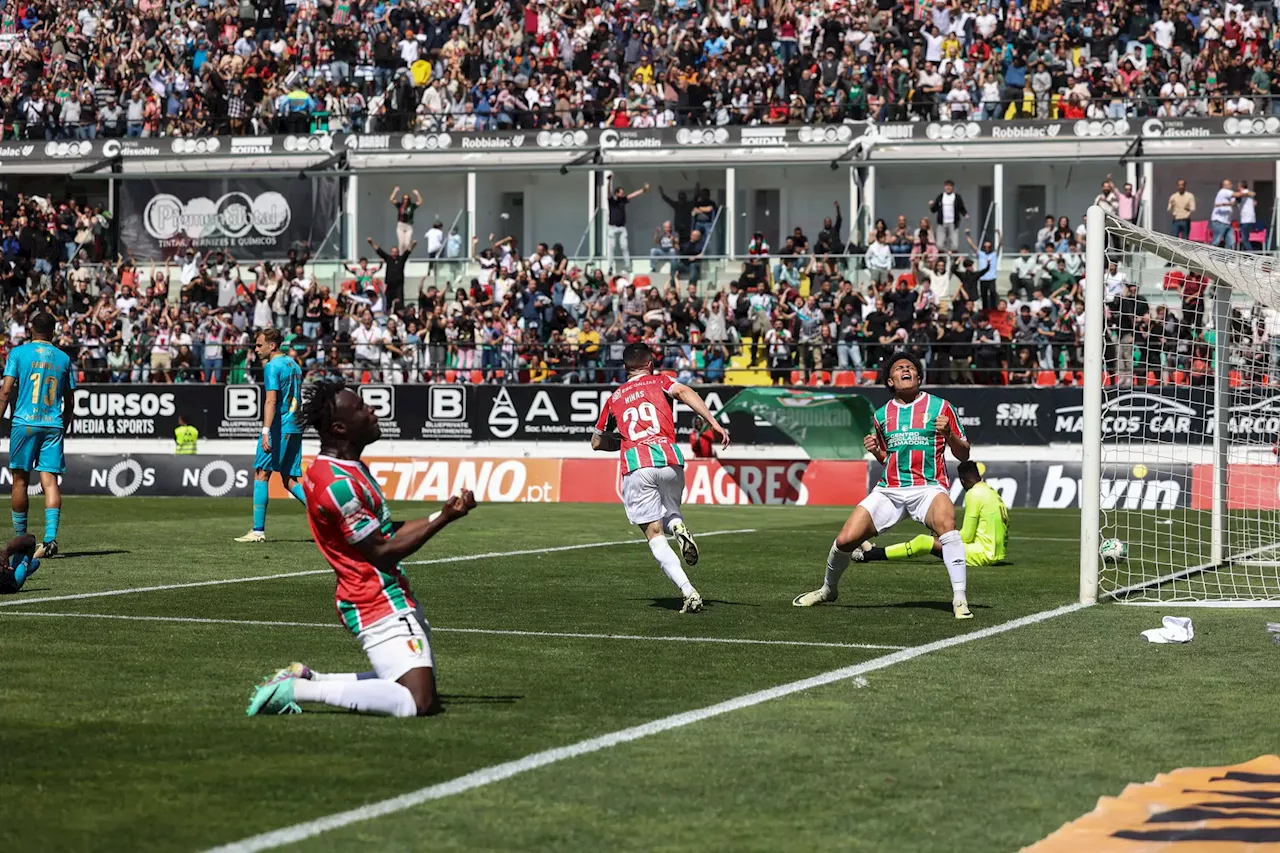 Estrela da Amadora garante a permanência na 'elite' mas o jogo acaba em confusão