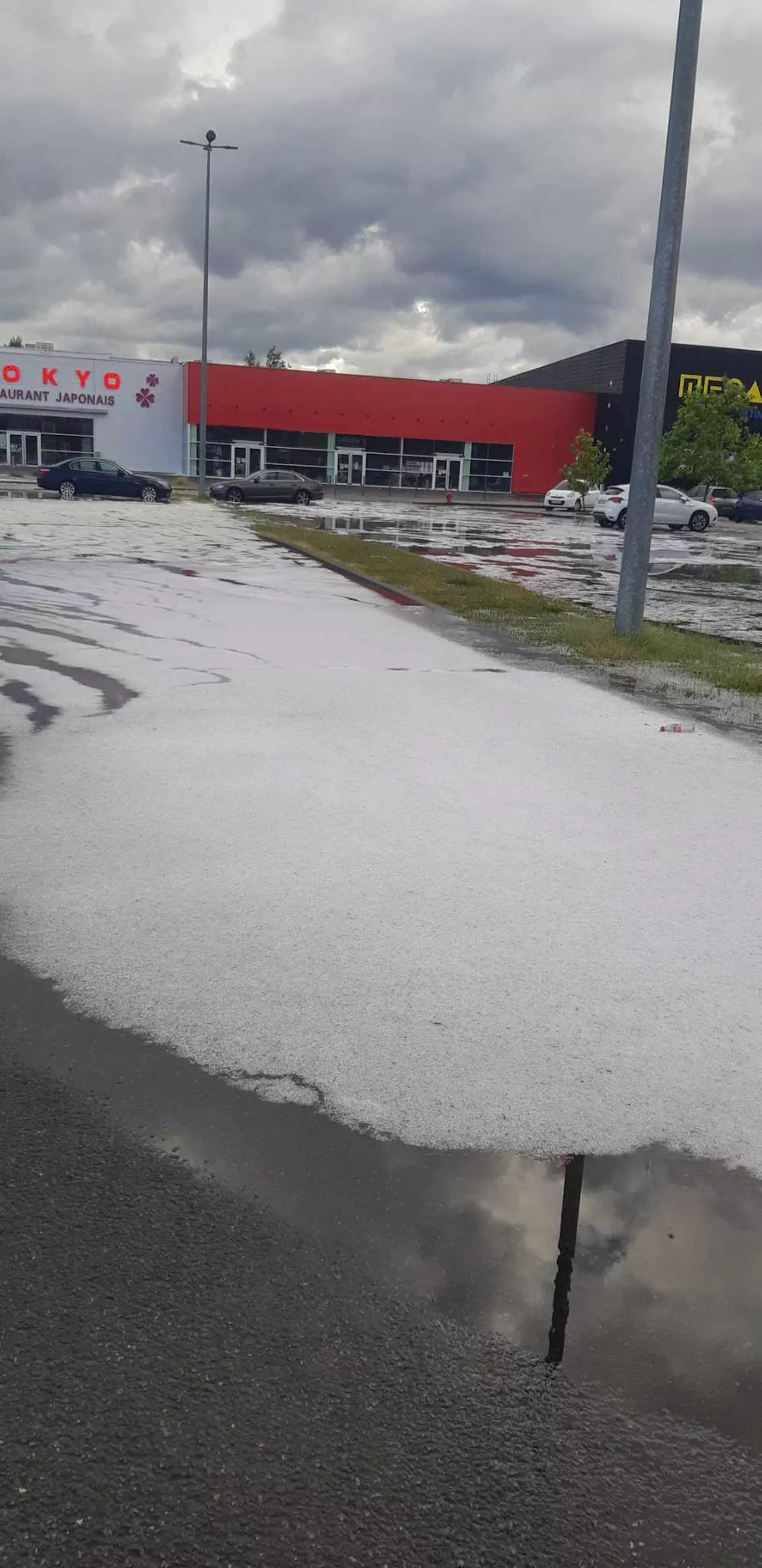 Un violent orage de grêle fait des dégâts près de Bordeaux