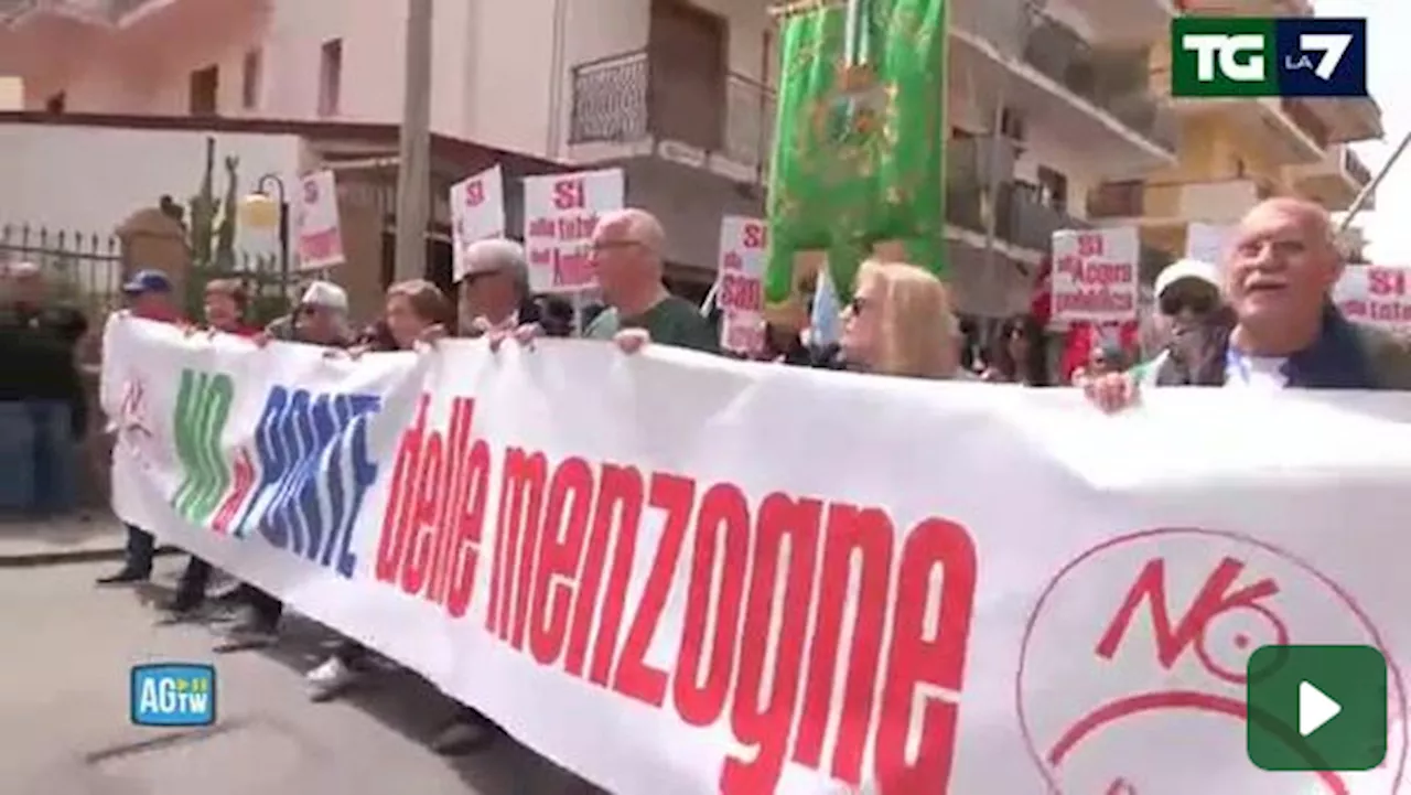 'No al ponte delle menzogne': a Reggio Calabria manifestazione contro il Ponte sullo Stretto