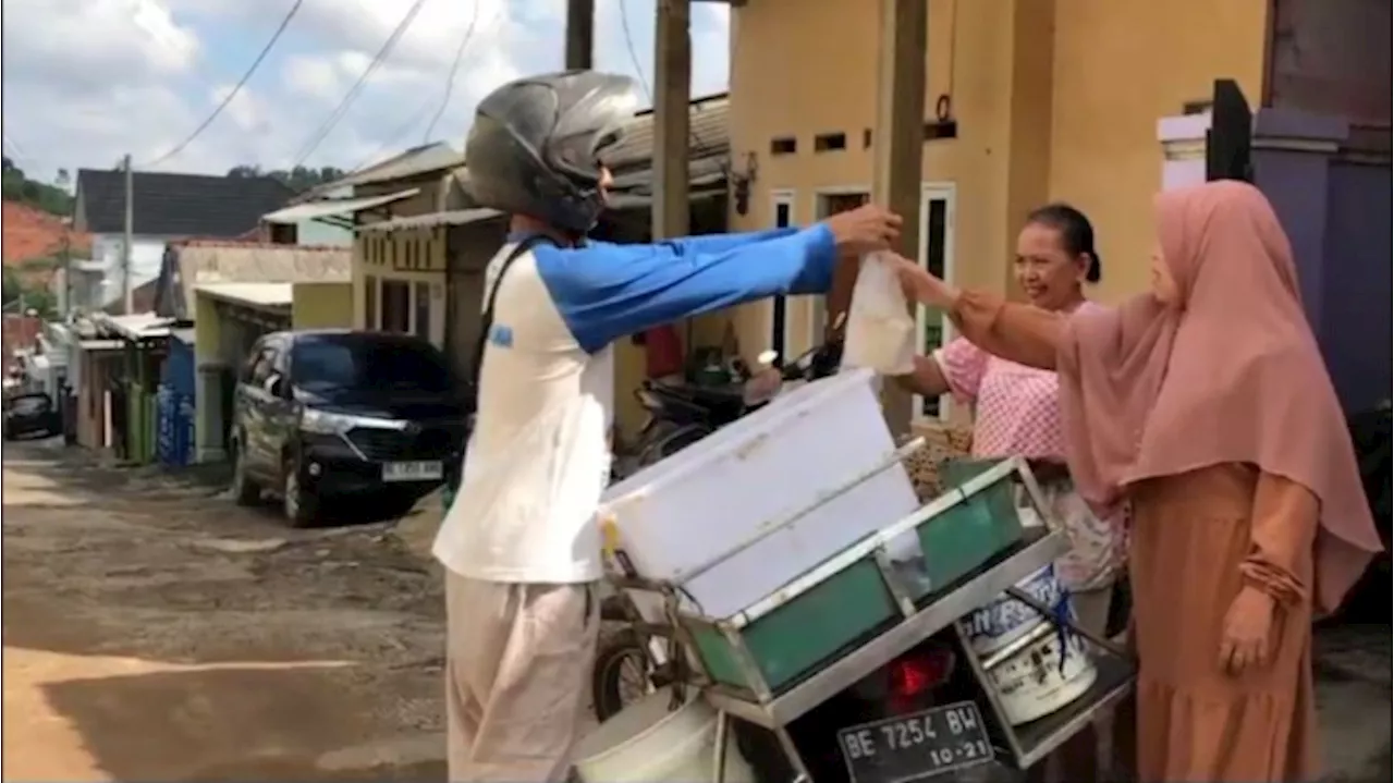 Kisah Tukang Tahu Keliling Naik Haji Setelah Menabung Selama 26 Tahun