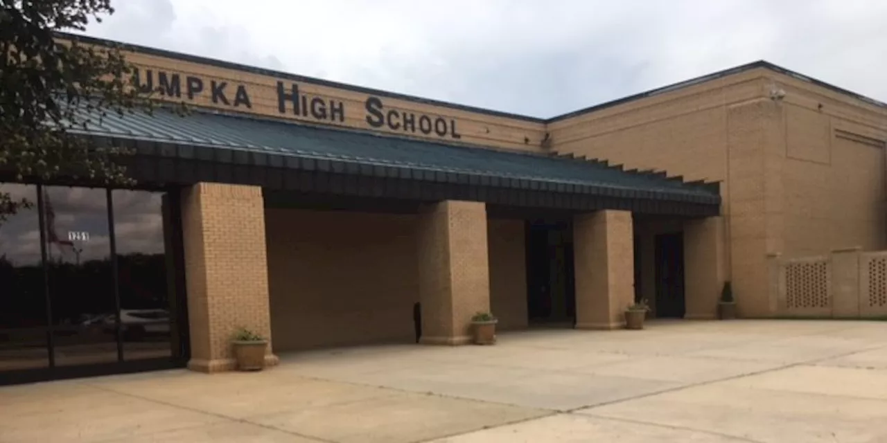 Students who vandalized Wetumpka High School during senior prank barred from ‘senior activities’