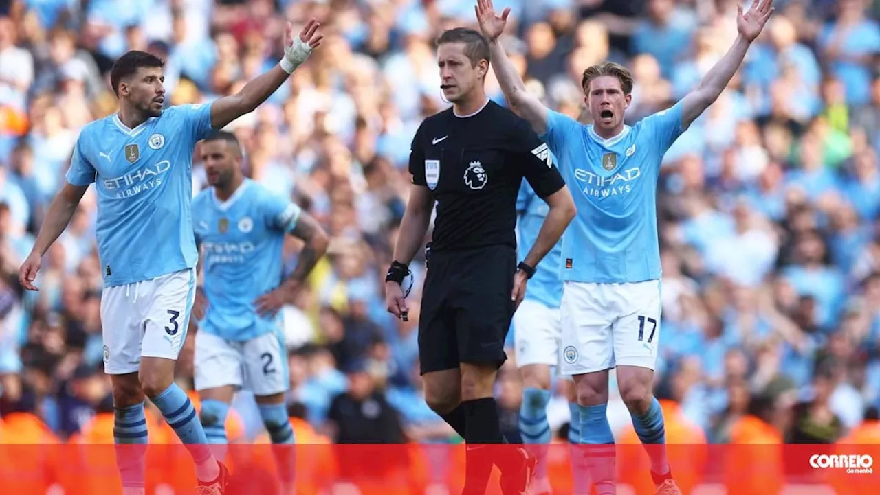 Bernardo Silva e Rúben Dias campeões de Inglaterra pela quarta vez consecutiva