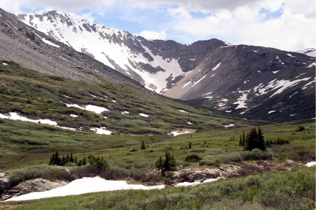 Hoosier Pass closed after police chase ends in car crash