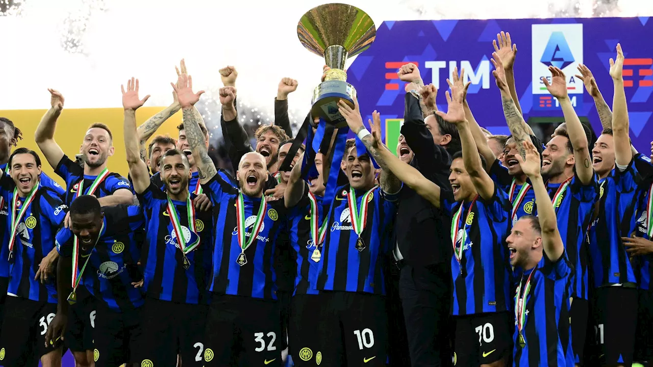 Festa Inter a San Siro: le immagini più belle della premiazione con la coppa dello Scudetto