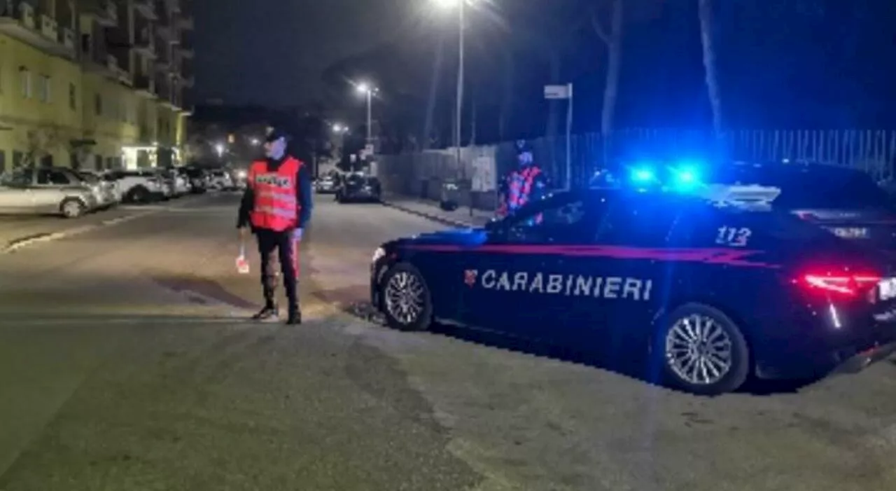 Uno sguardo di troppo scatena la rissa al pub: tre feriti