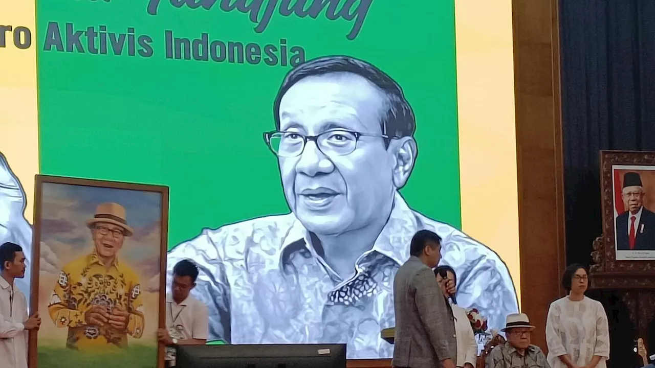 Akbar Tandjung Diberi Penghargaan Kehormatan sebagai Maestro Aktivis Indonesia