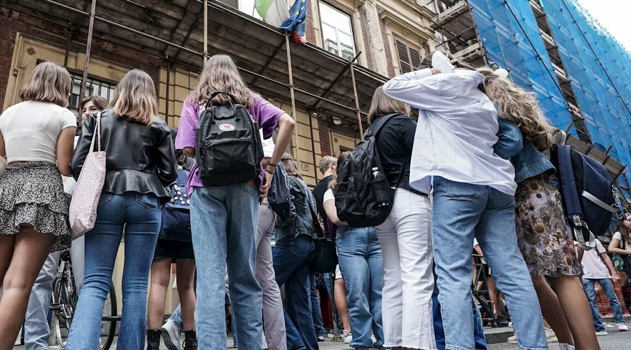 Scuola, Valditara: 'Ripristinare autorità e via cultura sessantottina' | 'Colpire nel portafoglio chi aggredisce i docenti'