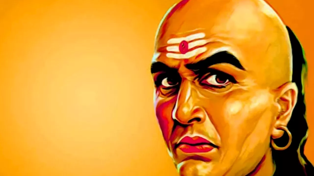 Chanakya Niti: इन 7 लोगों को अपना पैर कभी भी न छूने दें, वरना रोना पड़ेगा पूरी जिंदगी!