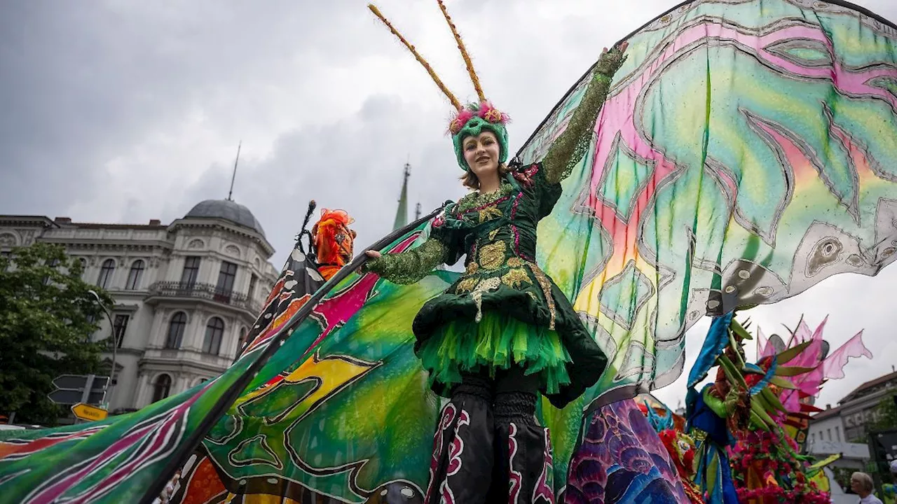 Berlin & Brandenburg: Bunt und laut: Dichtes Gedränge beim Karneval der Kulturen