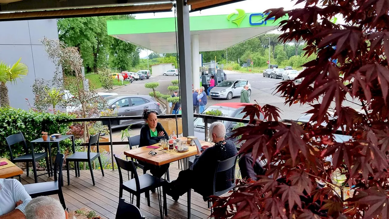 Tra Roma e Viterbo l’ottimo bar ristorante da scovare nel distributore di benzina