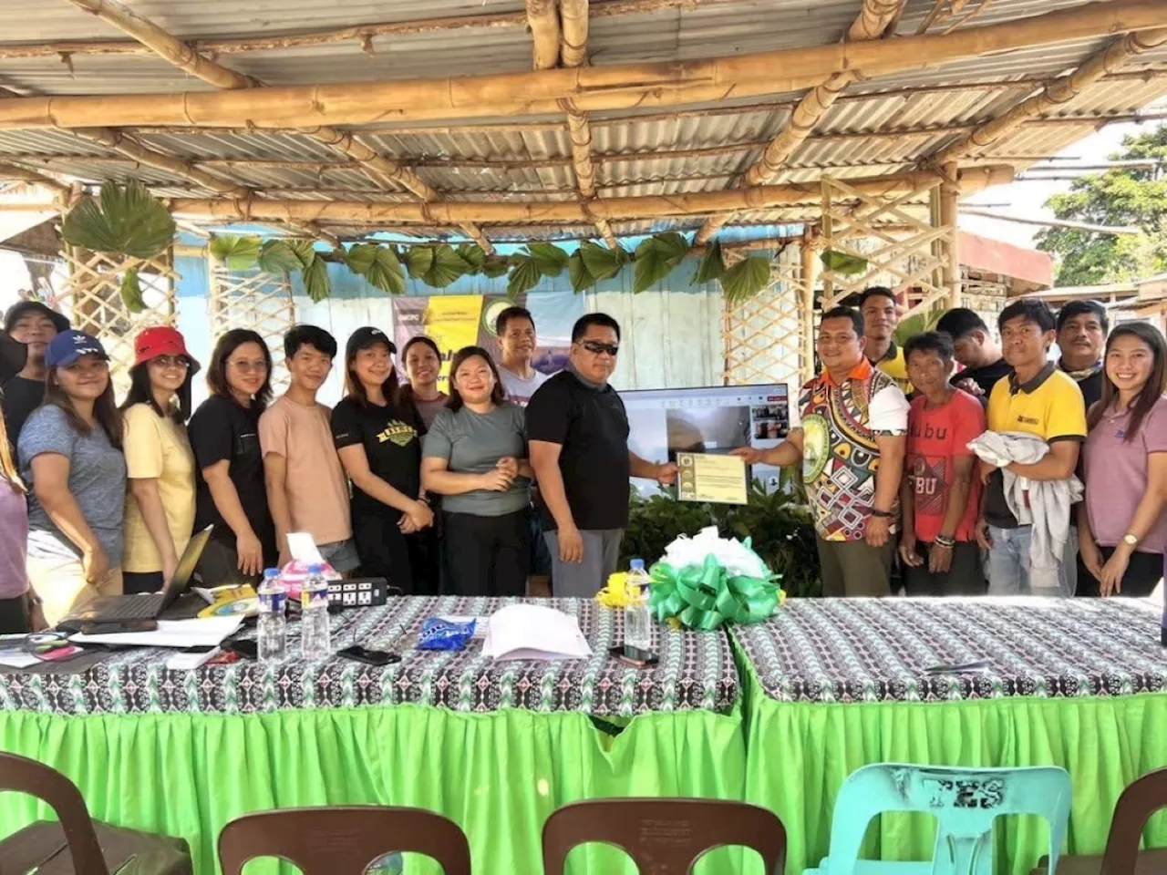 Over 300 Mangyan students benefit from OMCPC project