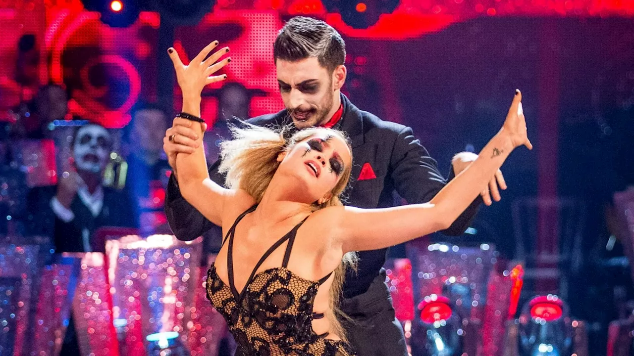 Giovanni Pernice’s former Strictly partner Laura Whitmore takes new ‘swipe’ in cryptic post...