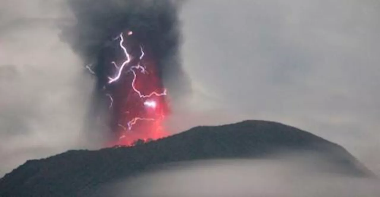 Eruption of Indonesia’s Mount Ibu forces seven villages to evacuate