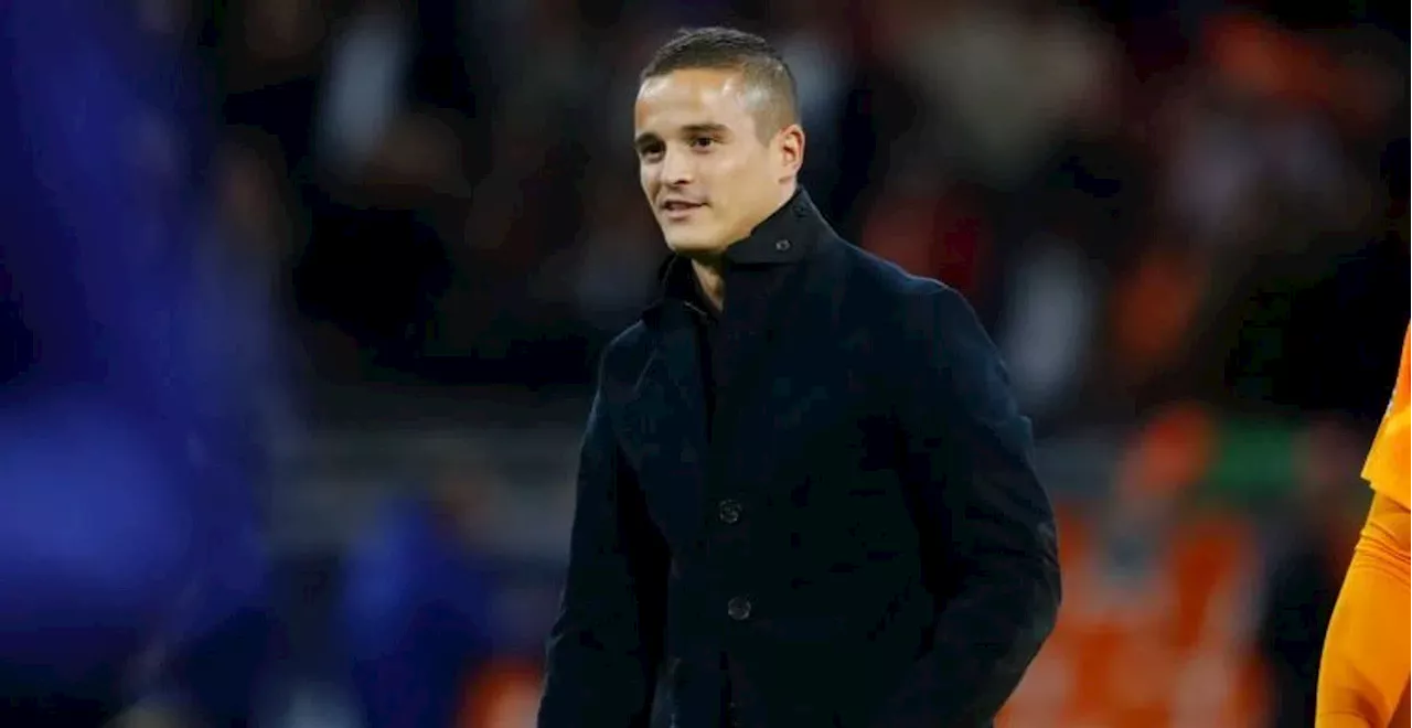 Afellay roemt uitblinker bij FC Twente: 'In alles neemt hij de leiding'