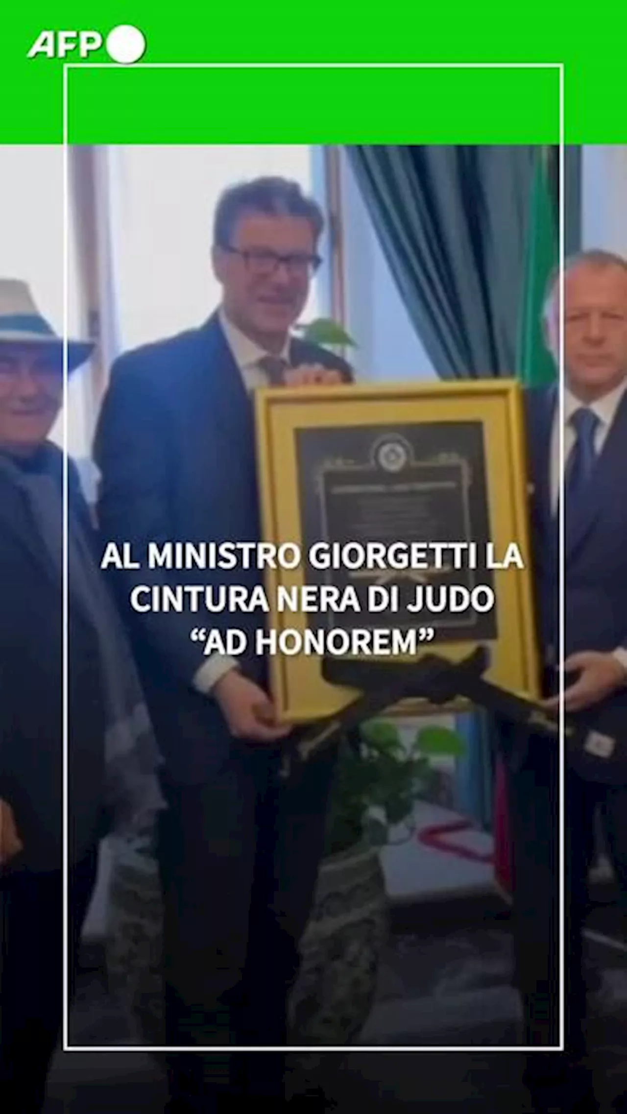 Al ministro Giorgetti la cintura nera di judo 'ad honorem'