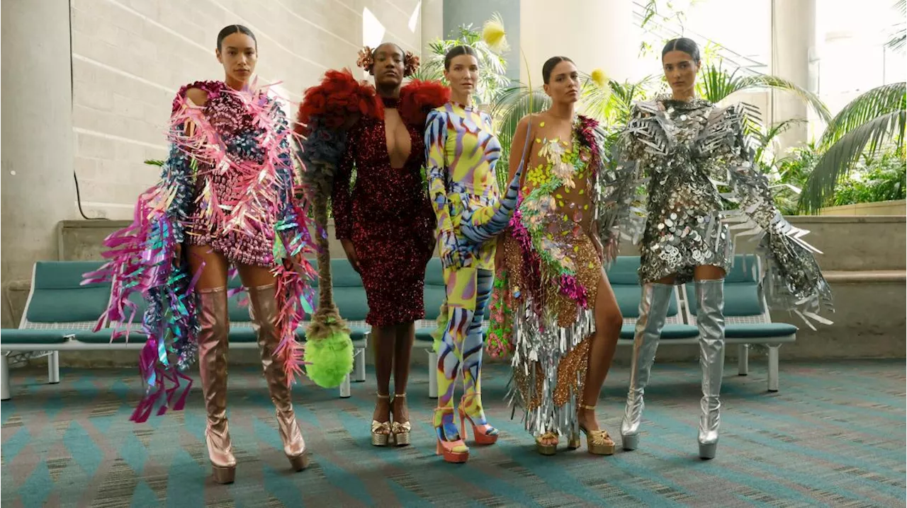 GNTM-Ticker 2024: Fashion-Week Spezial in Folge 12 - die Models müssen drei verschiedene Looks präsentieren