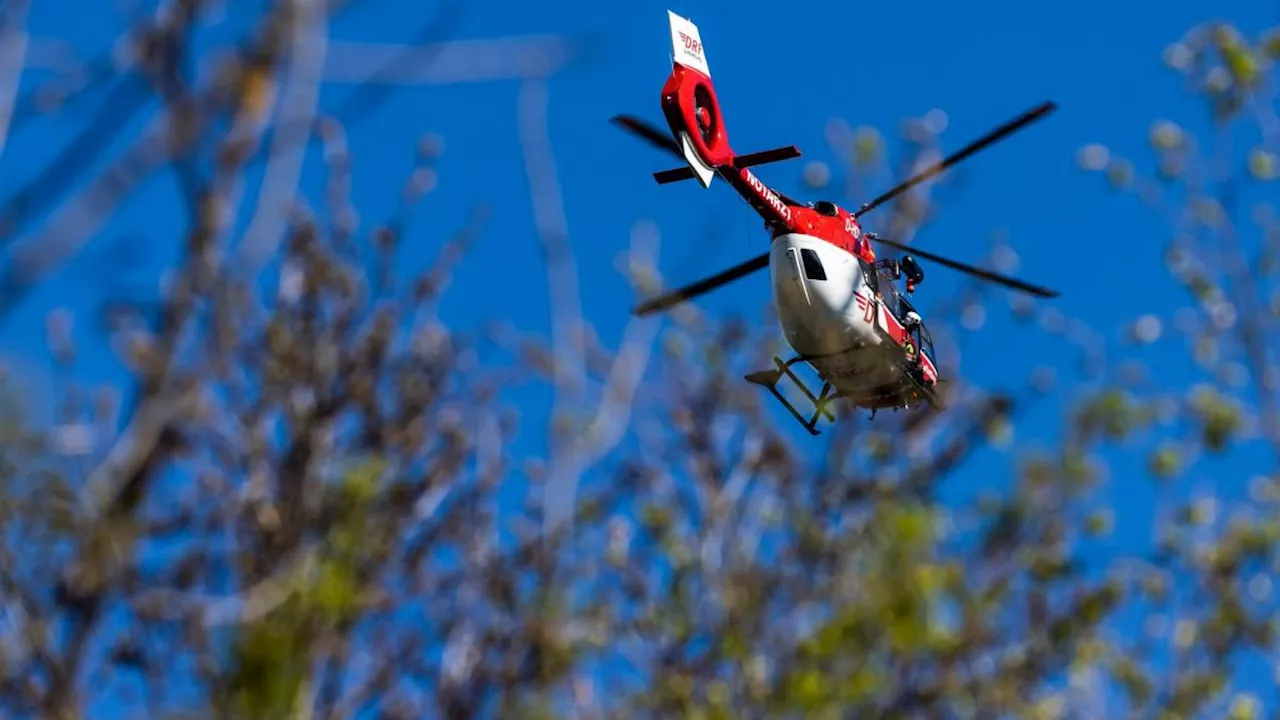 Helikopter muss landen: Stau auf der A8 nach Auffahrunfall bei Sulzemoos