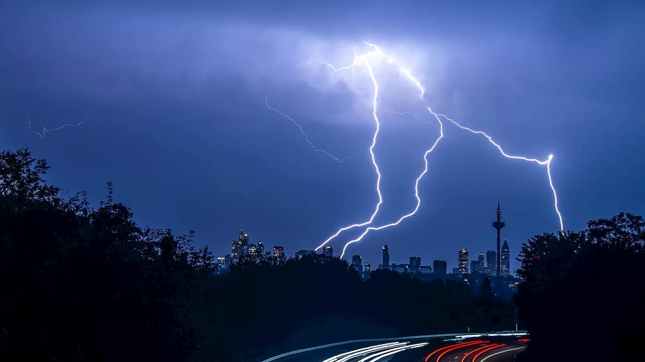 Unwetter-Alarm im Westen Deutschlands: Gewitter, Starkregen und Sturm drohen