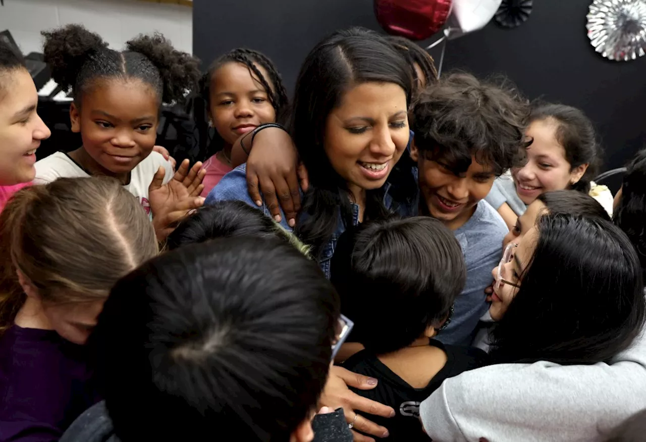 Fifth-grade teacher at District 204 school in Aurora named Illinois Teacher of the Year