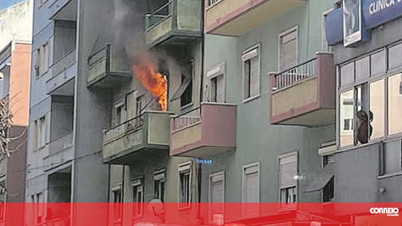 Agente da PSP salva idosa de incêndio em habitação em Loures