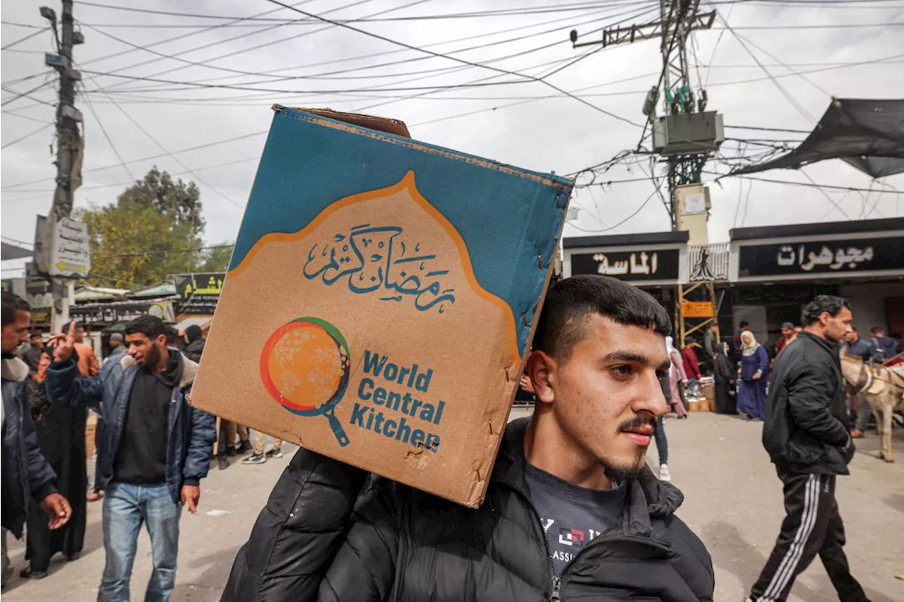 'Su comida hace que la gente se sienta como en casa': World Central Kitchen vuelve a servir comidas en Gaza