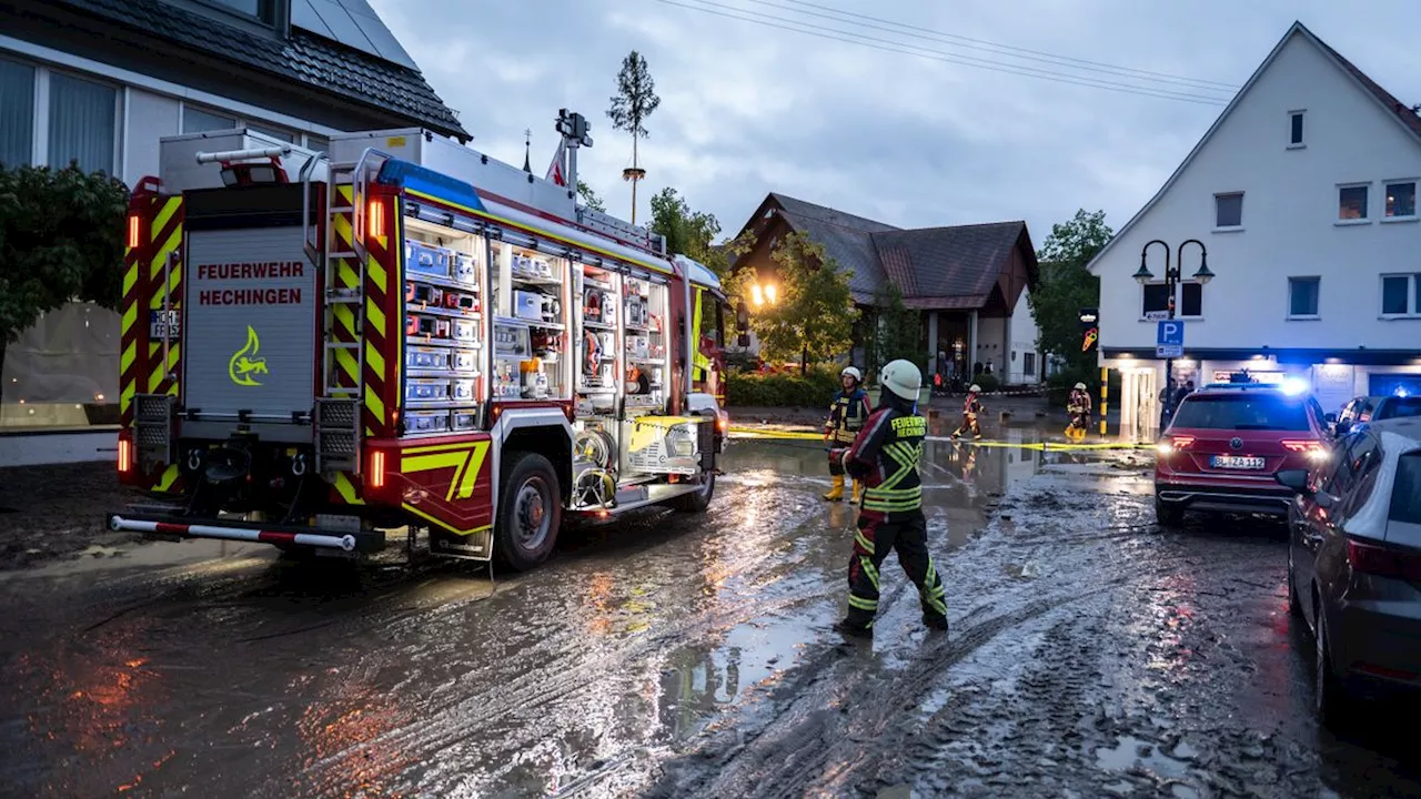 Unwetter in Deutschland: Überspülte Straßen, geflutete Keller, Feuerwehr im Dauereinsatz