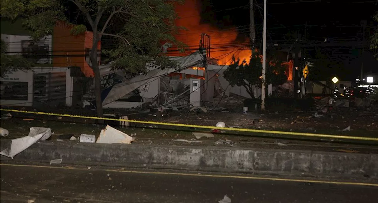 Explota tanque estacionario en el parque de Béisbol Centenario 27 de febrero, en Tabasco