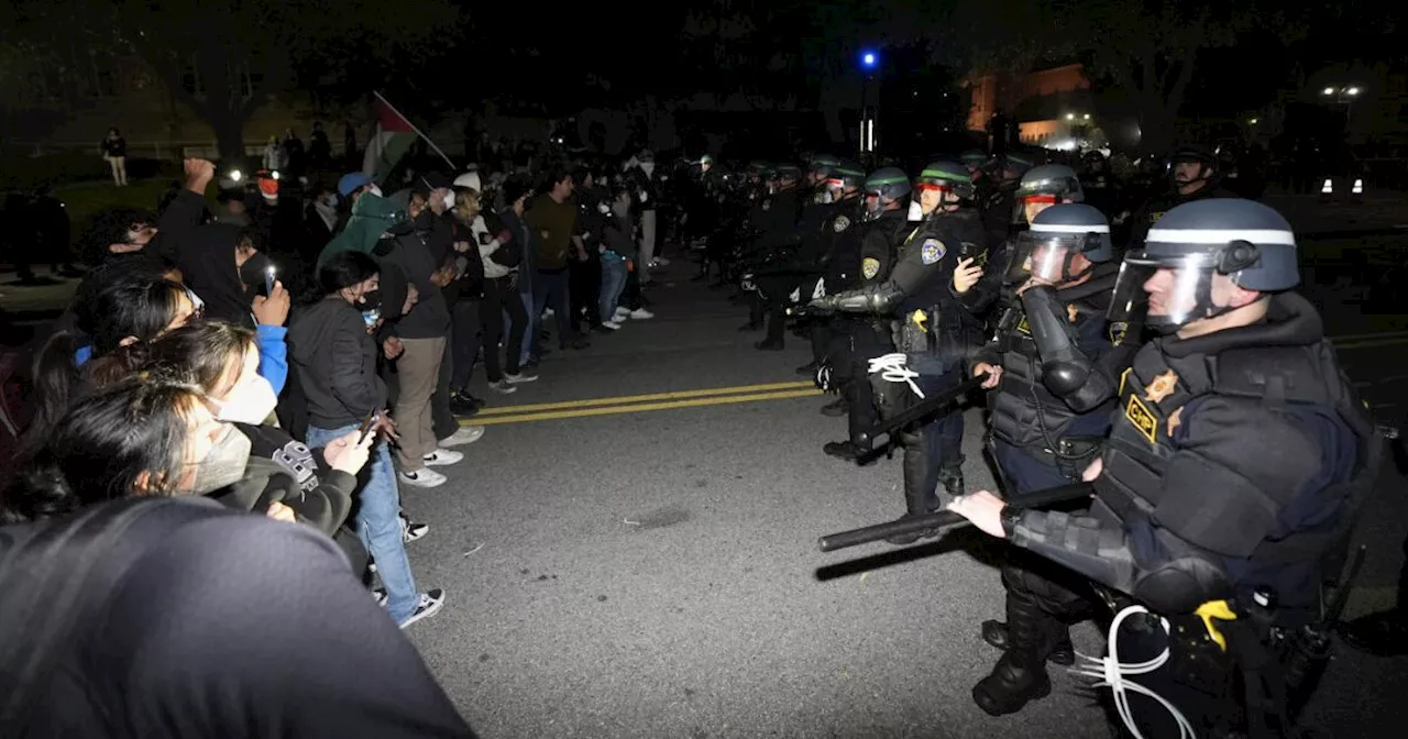 Sgomberata, la Ucla di Los Angeles, proiettili di gomma contro gli studenti