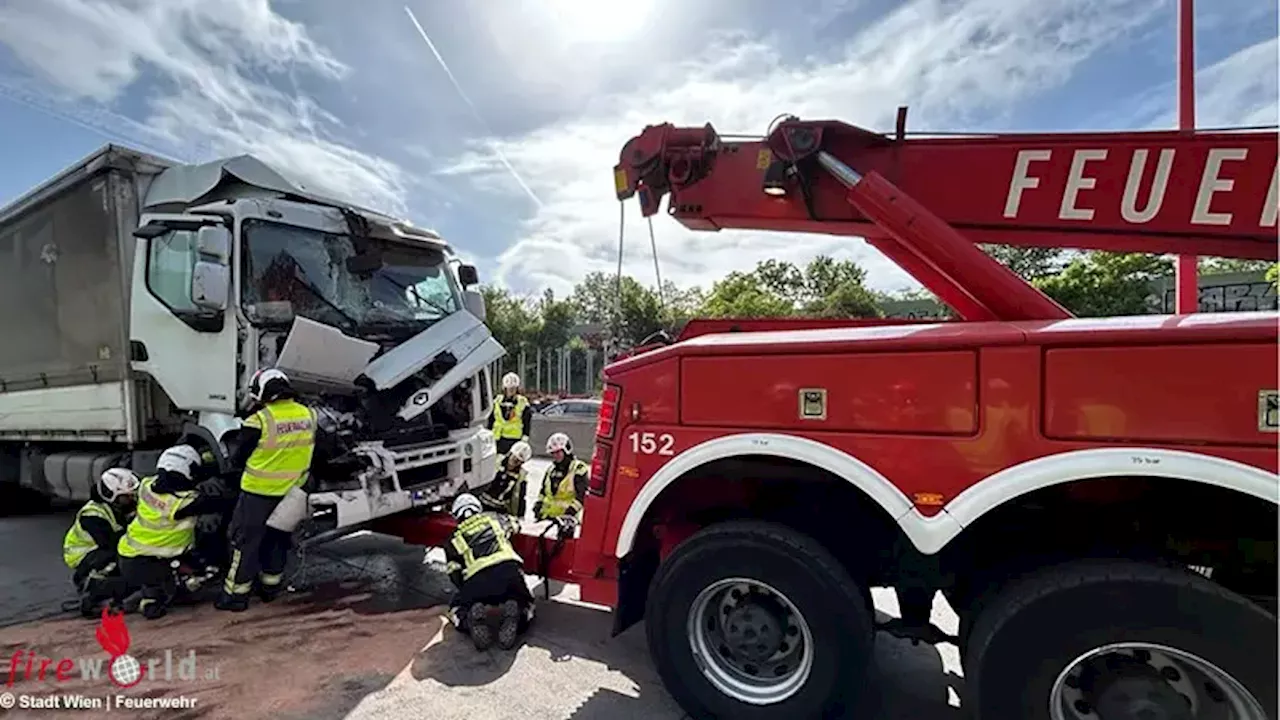 Wien: Bergeeinsatz auf der A 23 nach Lkw-Unfall bei der Hansonkurve