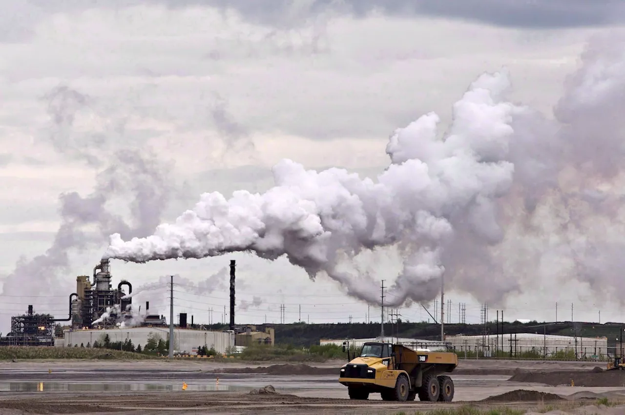 Greenhouse-gas emissions falling, but oil-sands emissions continue to climb, federal report says