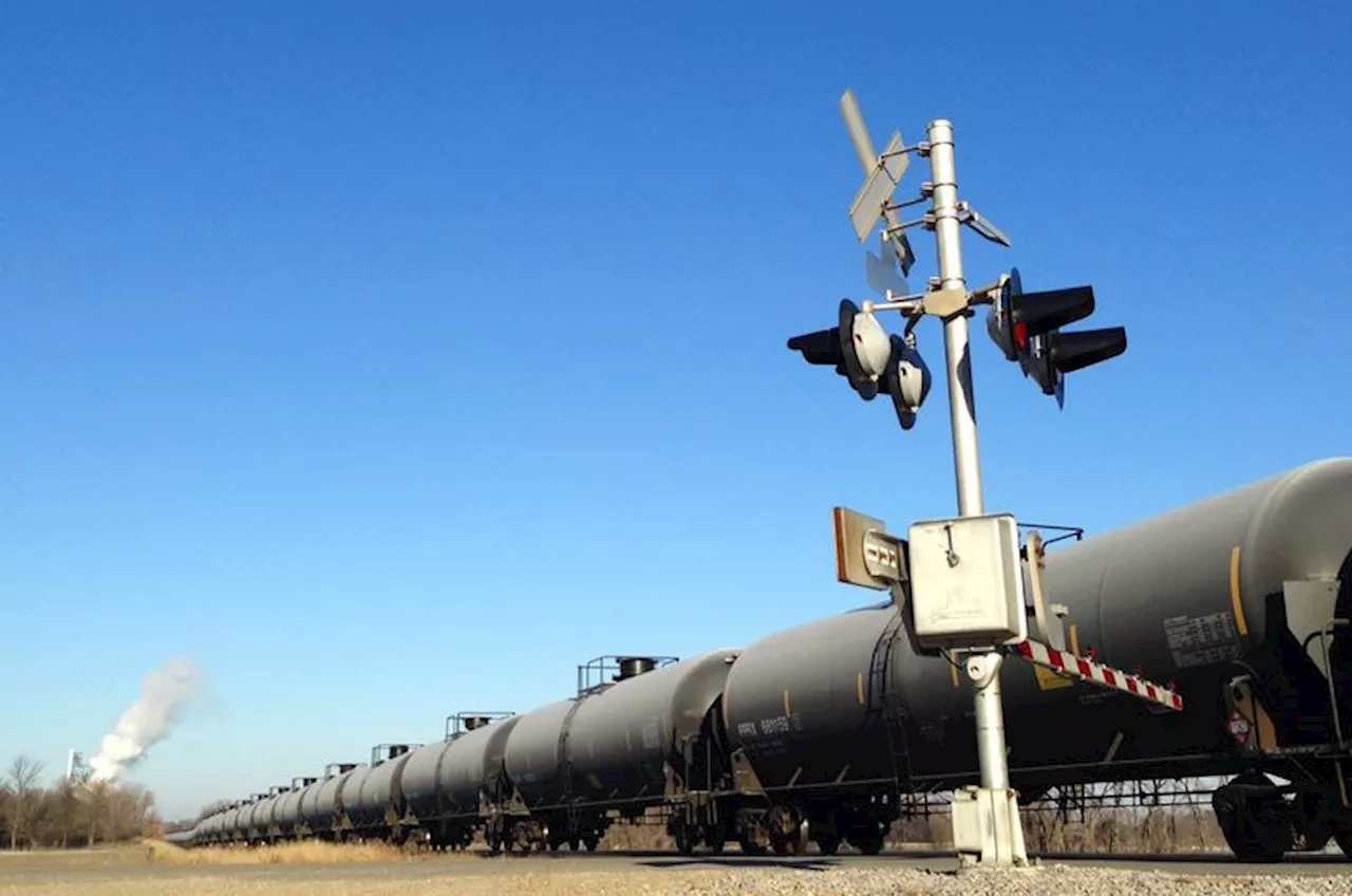Oil slides to 7-week low as demand weakens, rates stay high