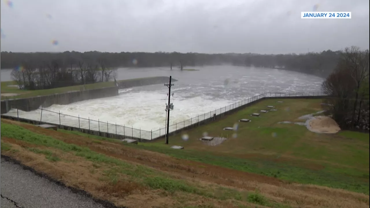 Montgomery County officials warn people south of Lake Conroe about potential flooding; Lake Conroe temporarily closed