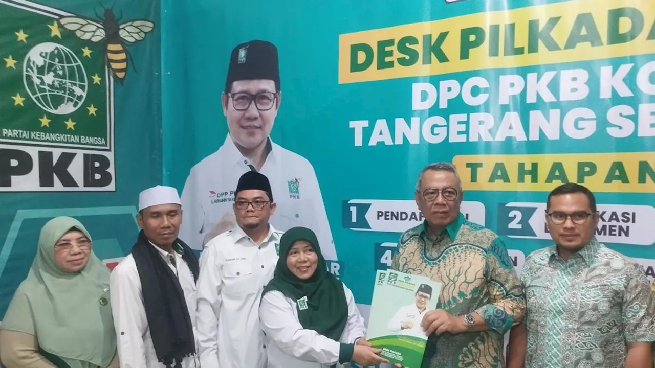 Benyamin Davnie dan Pilar Saga Serahkan Formulir Penjaringan Calon Kepala Daerah PKB