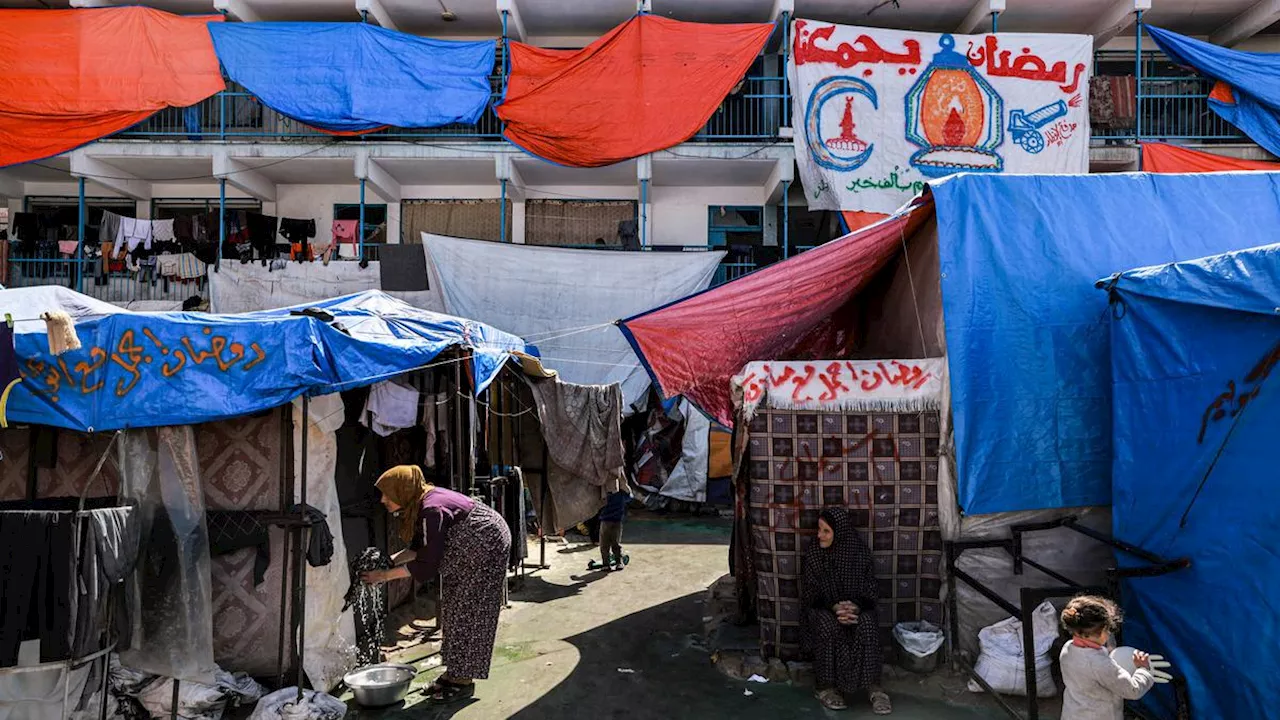 Cuaca Panas dan Tumpukan Sampah Bikin Tenda Pengungsi di Rafah Gaza bak Oven Raksasa