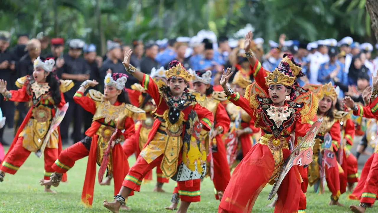 Tarian Buto Kuntul Ratusan Siswa SD hingga Festival Clay Meriahkan Hardiknas di Banyuwangi