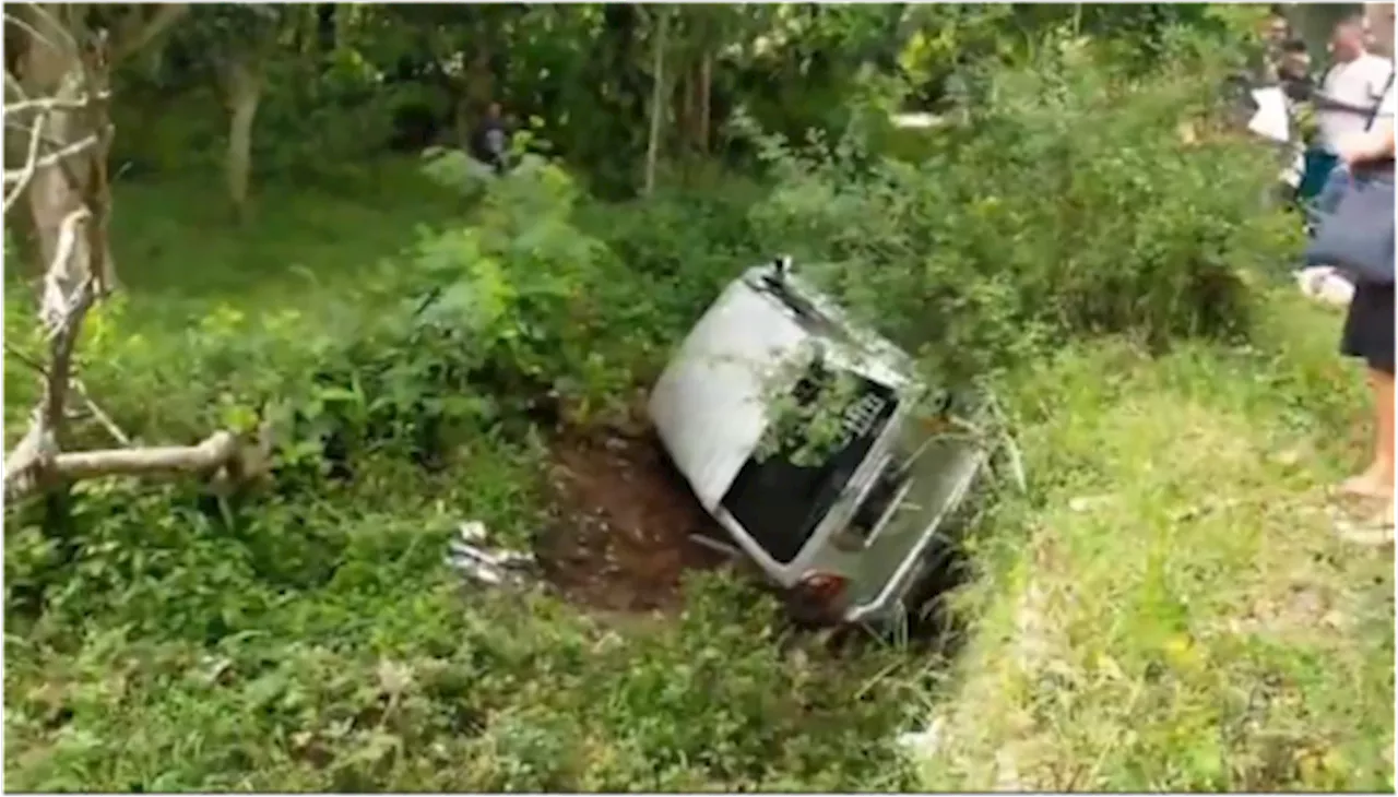 Mobil Wisatawan asal Blora Masuk Sungai di Magetan