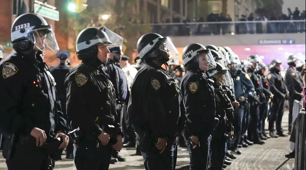 Proteste per Gaza, polizia entra nel campus Ucla a Los Angeles