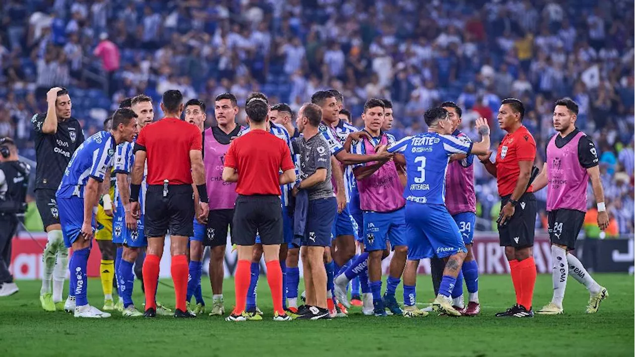 Jugadores de Rayados se pelean entre ellos mismos tras eliminación en Concacaf