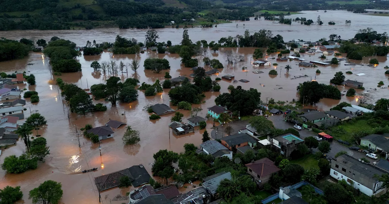 Death toll from rains in southern Brazil climbs to 13, Lula visits region