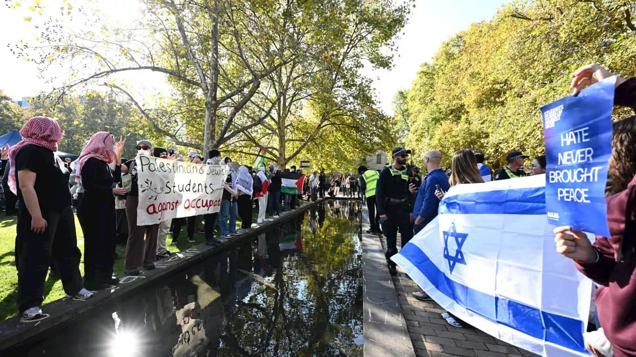 Pro-Israel supporters confront protesters at pro-Palestinian encampment in Melbourne